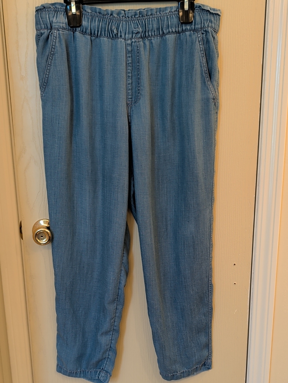 LOFT Light Blue Chambray Crop Pants Women's Size Medium Pull-On Linen Blend NWOT